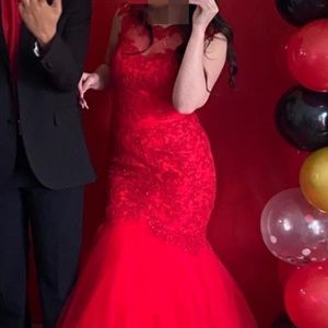 selling a prom dress, was only used for 2 hours. No damage, brand new basically